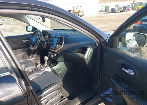 2015 Jeep Cherokee Latitude z USA, uszkodzony, nr VIN 1C4PJMCS1FW624301